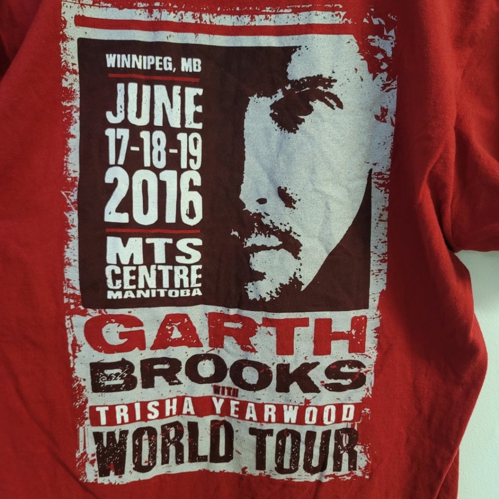 Garth Brooks Winnipeg tour shirt